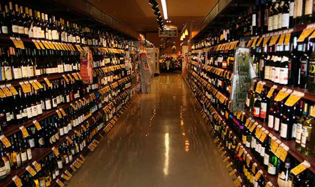 Comprare il vino nei supermercati? Solo se non supera l'anno d'et