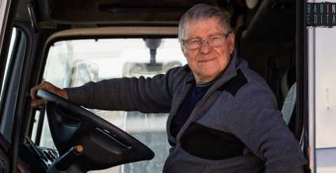 La storia del barese Angelo, camionista a 79 anni: Non smetter mai di viaggiare
