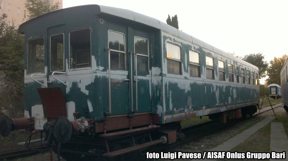 Vista Di Un Treno Merci a Vapore Ripristinato Che Soffia Fumo E Vapore Che  Viaggia in Una Campagna Rurale in Una Giornata Di Sole Immagine Stock -  Immagine di soffiare, rivestimento: 254592329